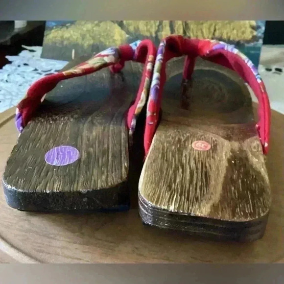 Floral Strip Japanese Wooden Sandals Size 39/ 6-7.5 - Picture 8 of 9
